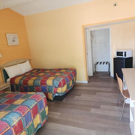 Town House Motel Ланкастер Экстерьер фото