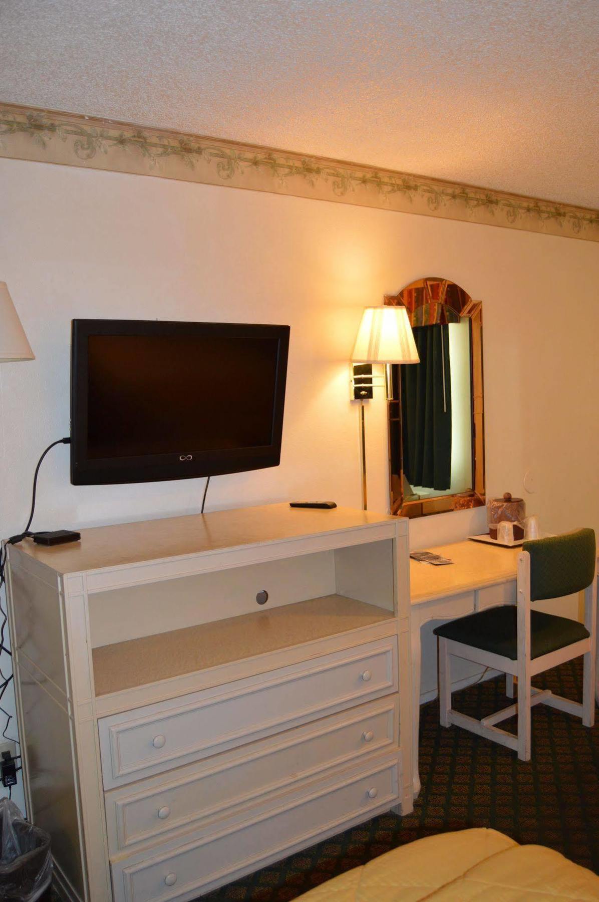 Town House Motel Ланкастер Экстерьер фото